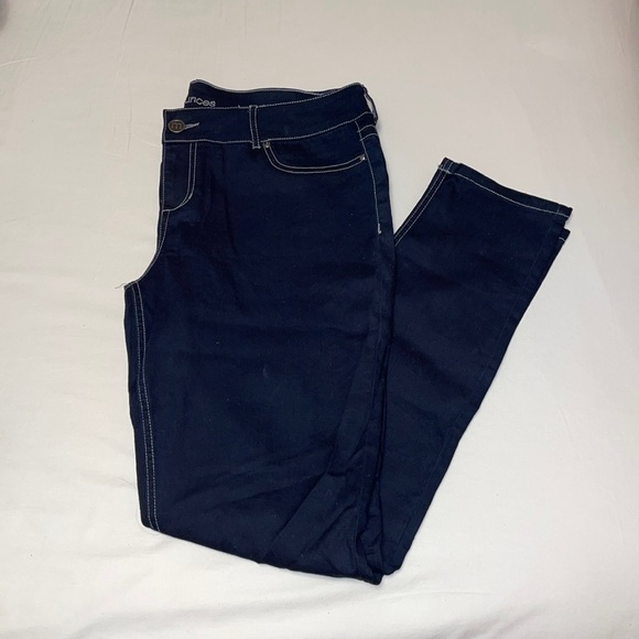 Women’s Jeans - Picture 1 of 3